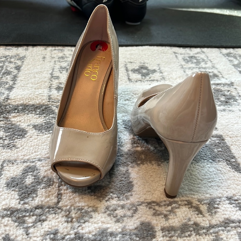 Franco Sarto patent leather nude peep toe pump size 6